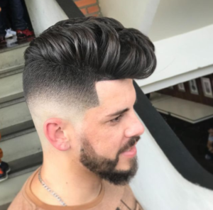 Corte de Cabelo Liso Masculino: Americano, Moicano! – Quarto Sete