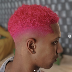 Low Fade em V: Degradê, Liso, Baixo – Quarto Sete