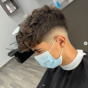 Low Fade em V: Degradê, Liso, Baixo – Quarto Sete