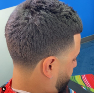 Degrade low fade com riscas aleatórias