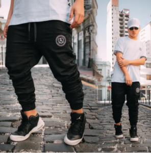 Look com calça cargo