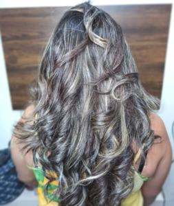 Morena Iluminada Cabelo Longo