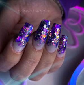 Unhas Decoradas com Glitter