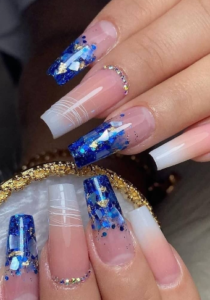 Unhas em gel decoradas azul