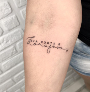 Tatuagem feminina antebraço