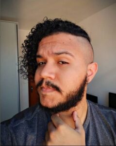 Corte Peaky Blinder Cabelo Cacheado