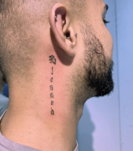 Frases para tatuagem no pescoço