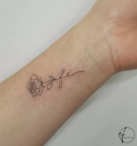 Tatuagem fé minimalista